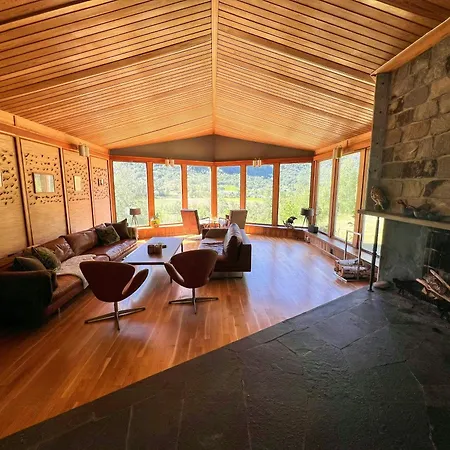 Historic By Laerdal River Nyaraló