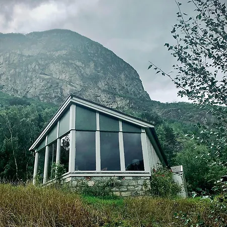 Nyaraló Historic By Laerdal River Tønjum