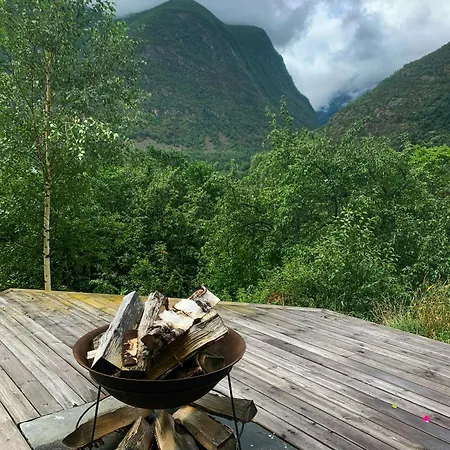 Historic By Laerdal River Nyaraló Tønjum