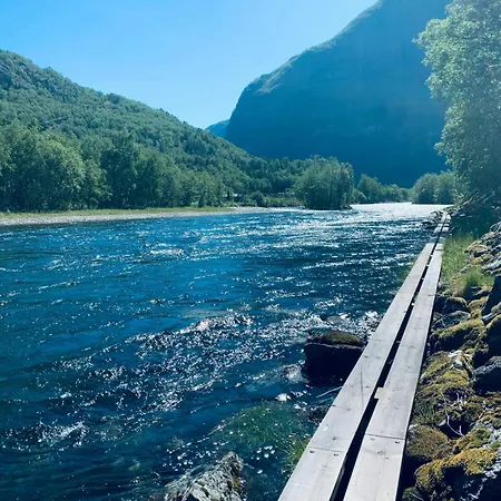 Historic By Laerdal River * Tønjum